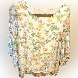 GIUSY Made inItaly Chic Floral Silk top ruffle sleeve Sz S
Elegant Boho Feminine